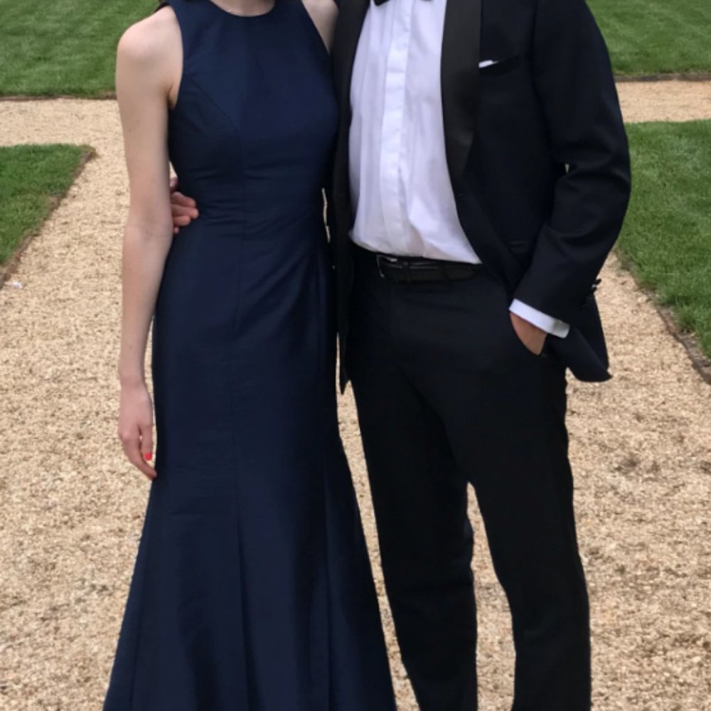 Alfred Sung Trumpet Bow Gown in Midnight Size 2